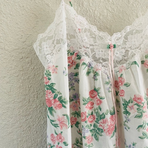 Vintage Cottagecore Floral NIghtgown - Picture 2 of 10
